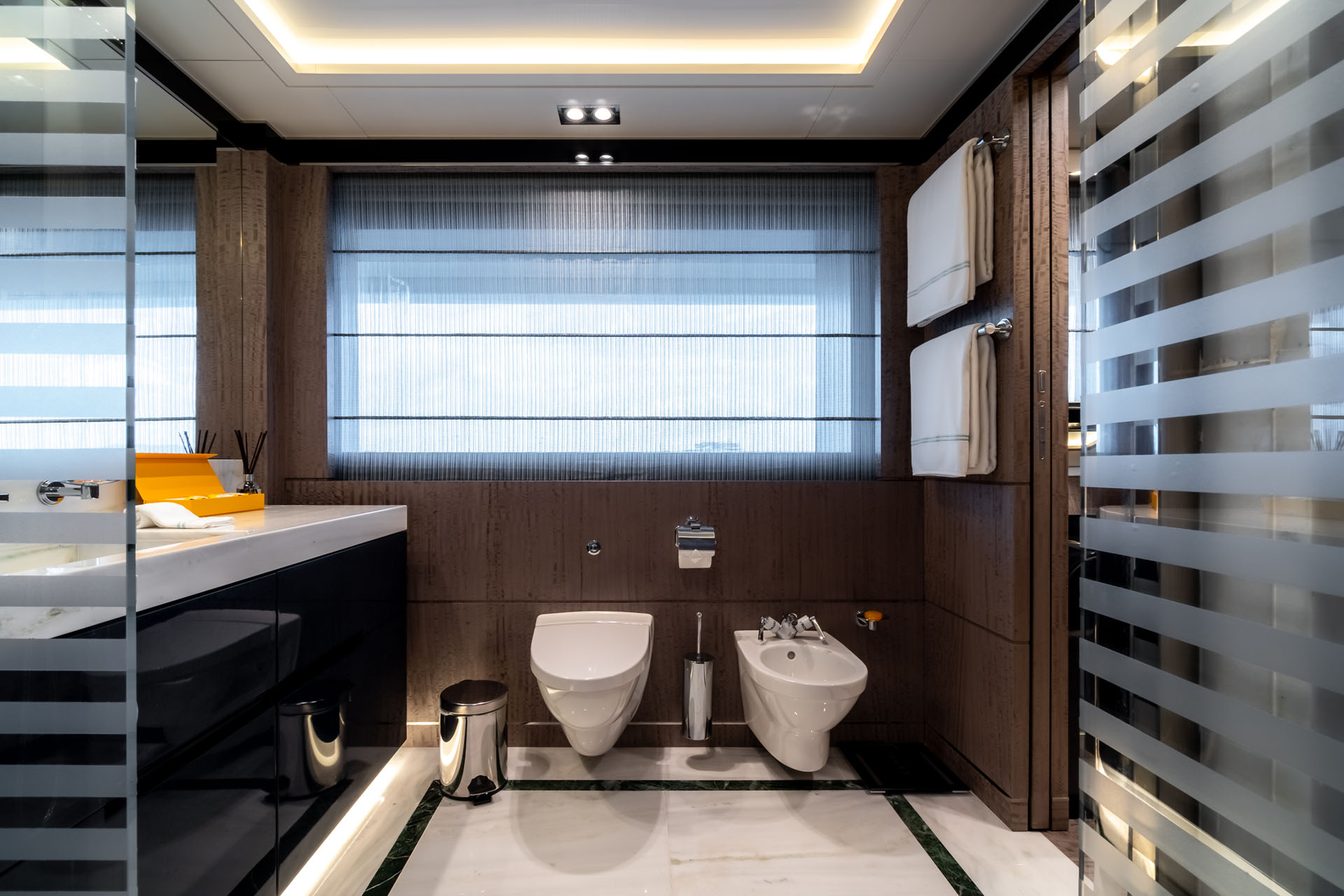 ensuite bathroom in twin cabin.jpg