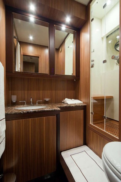 ensuite bathroom.jpg