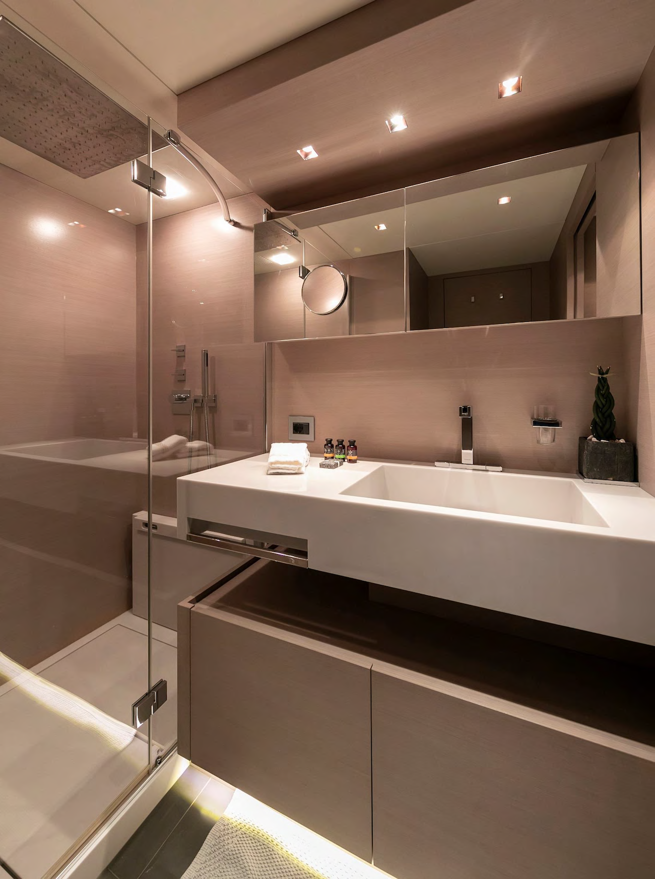 ensuite bathroom.png