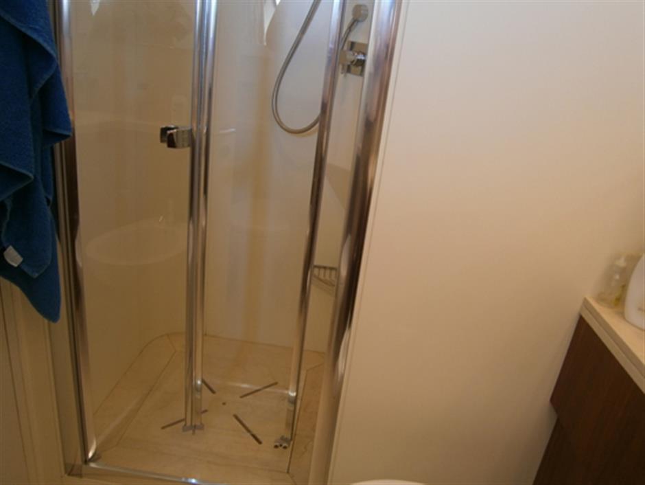 ensuite shower.jpg
