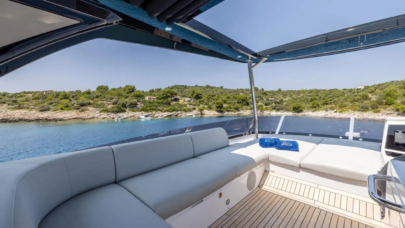 exterior Relaxation area with sea views 01.jpg