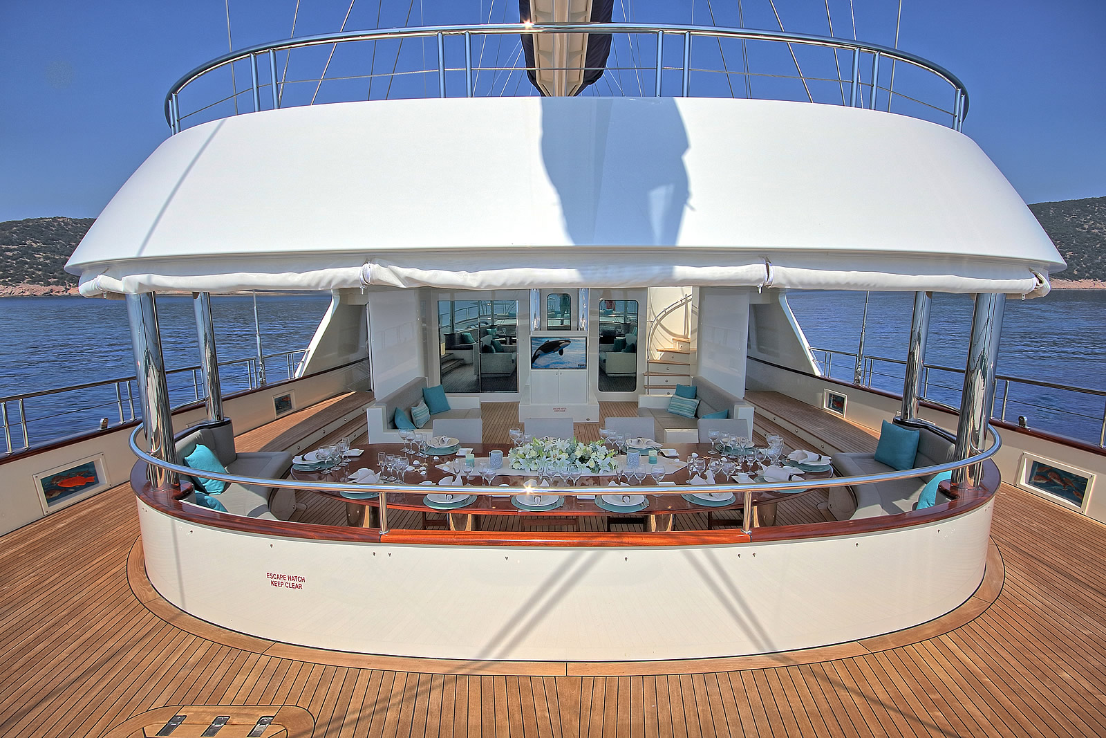 fantastic al fresco dining area.jpg