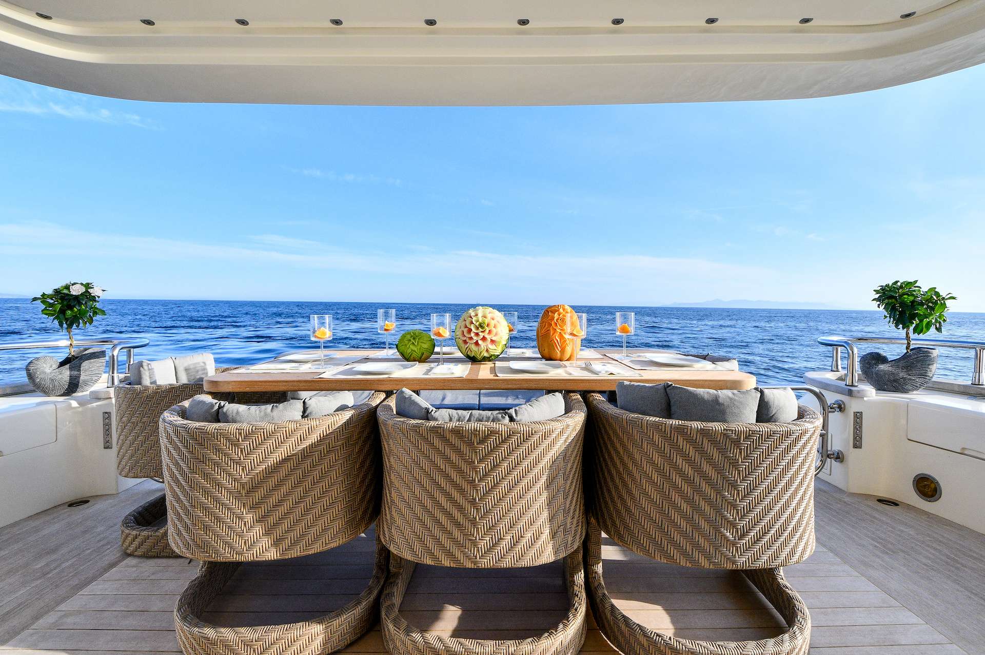 fantastic alfresco seating .jpg