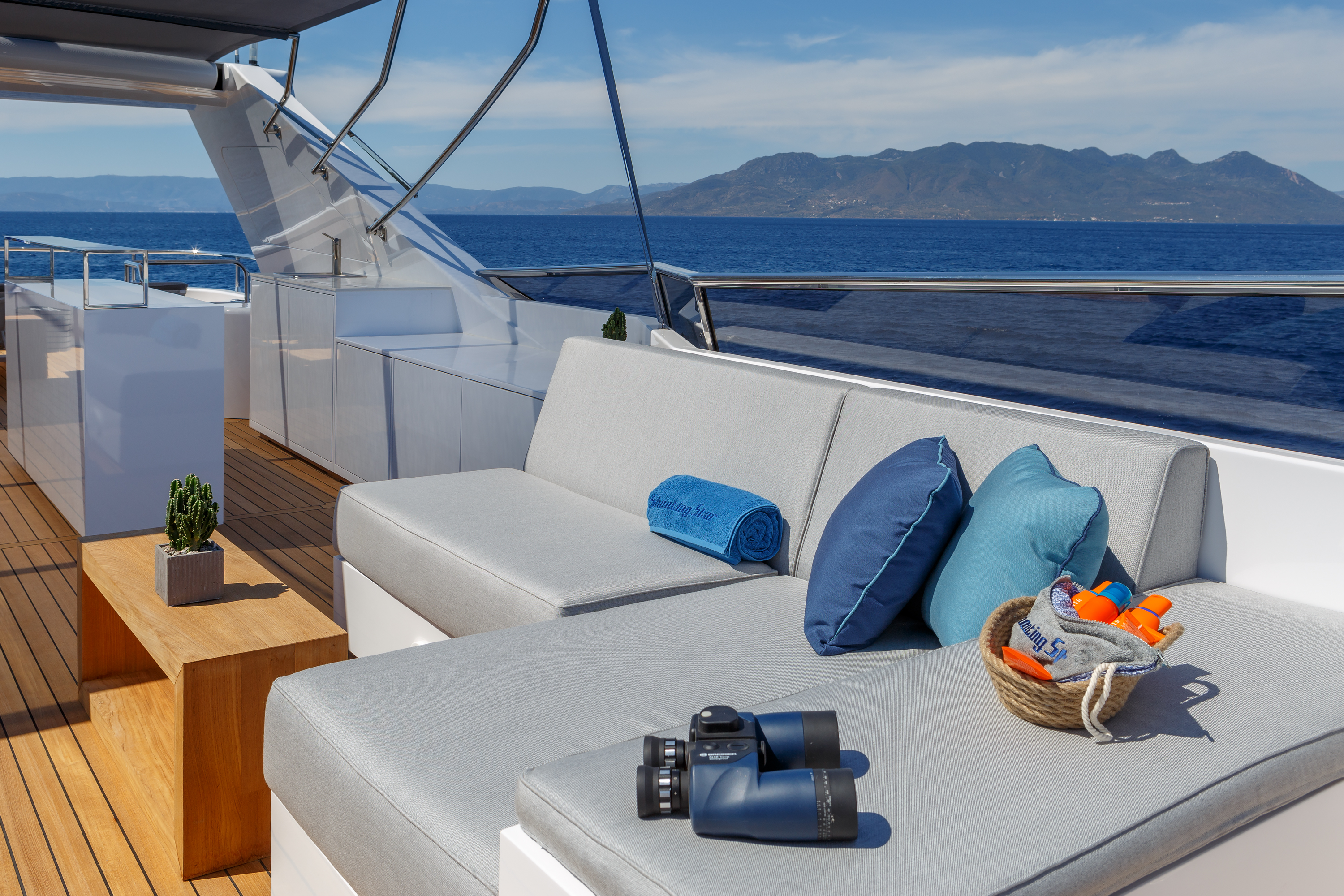 flybridge - seating area.jpg