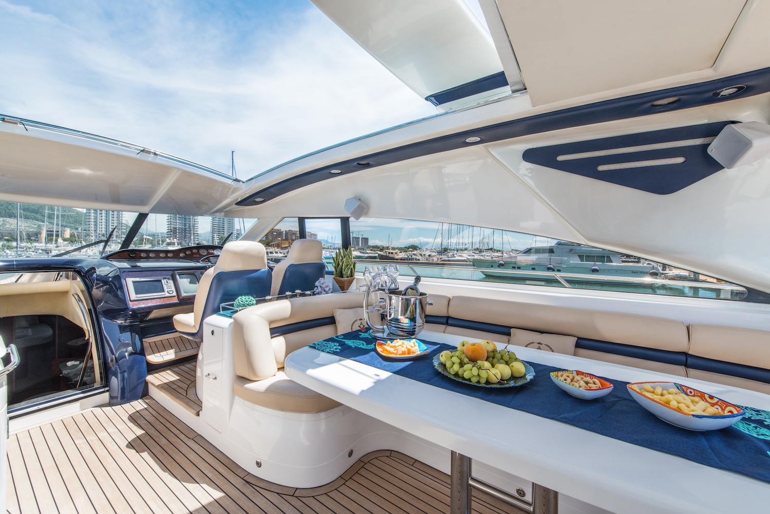flybridge alfresco dining.jpg