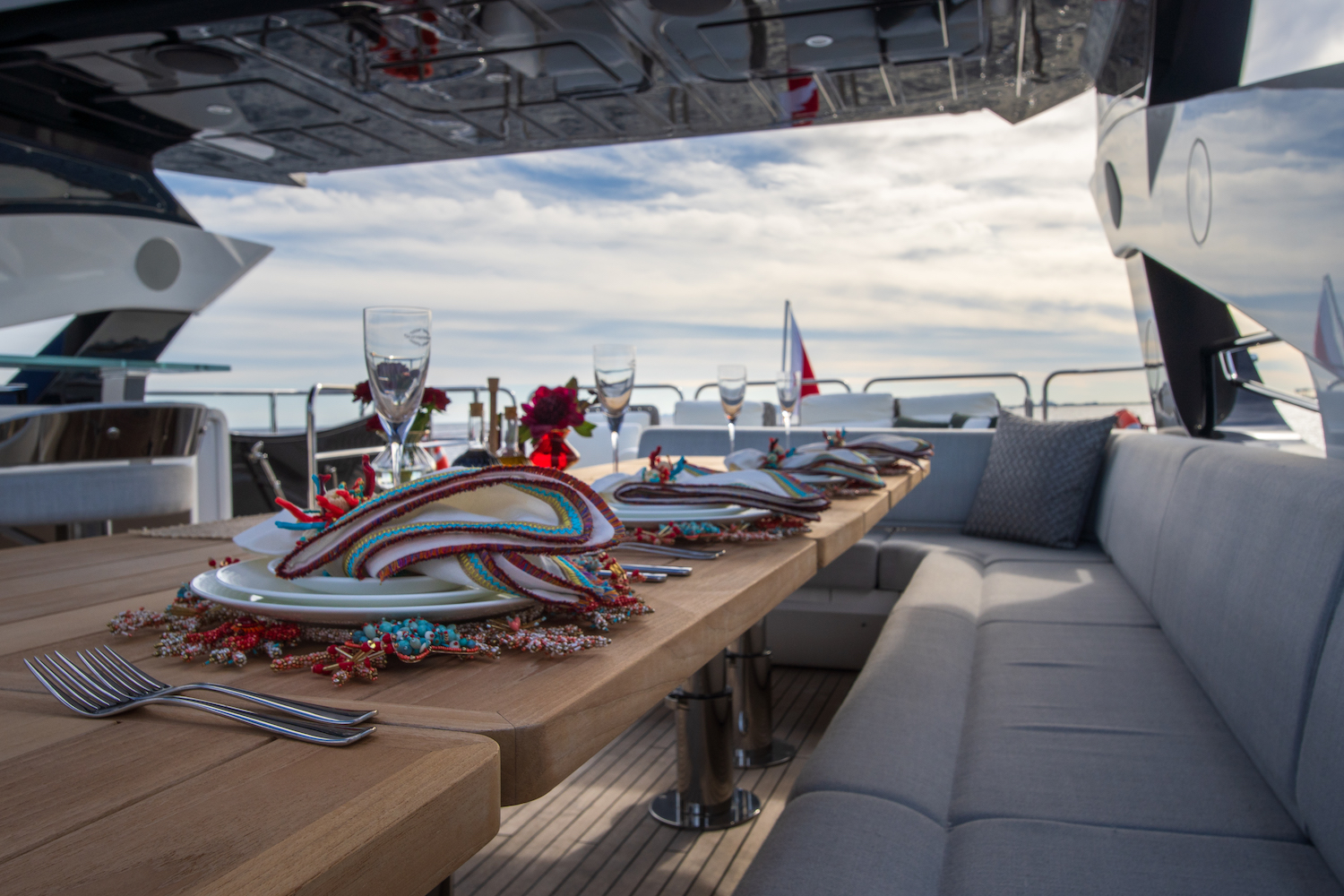 flybridge dining table .jpg