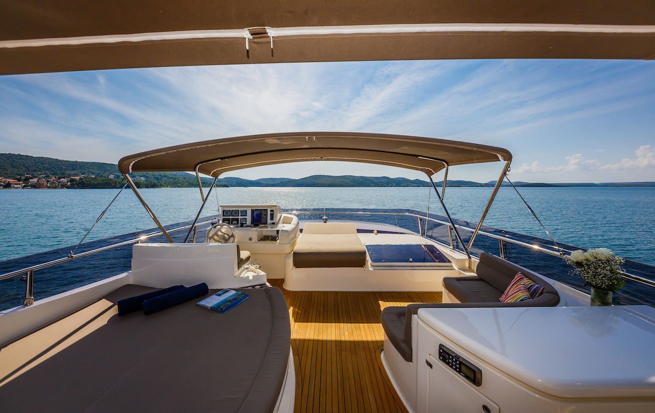 flybridge relaxation area.jpg