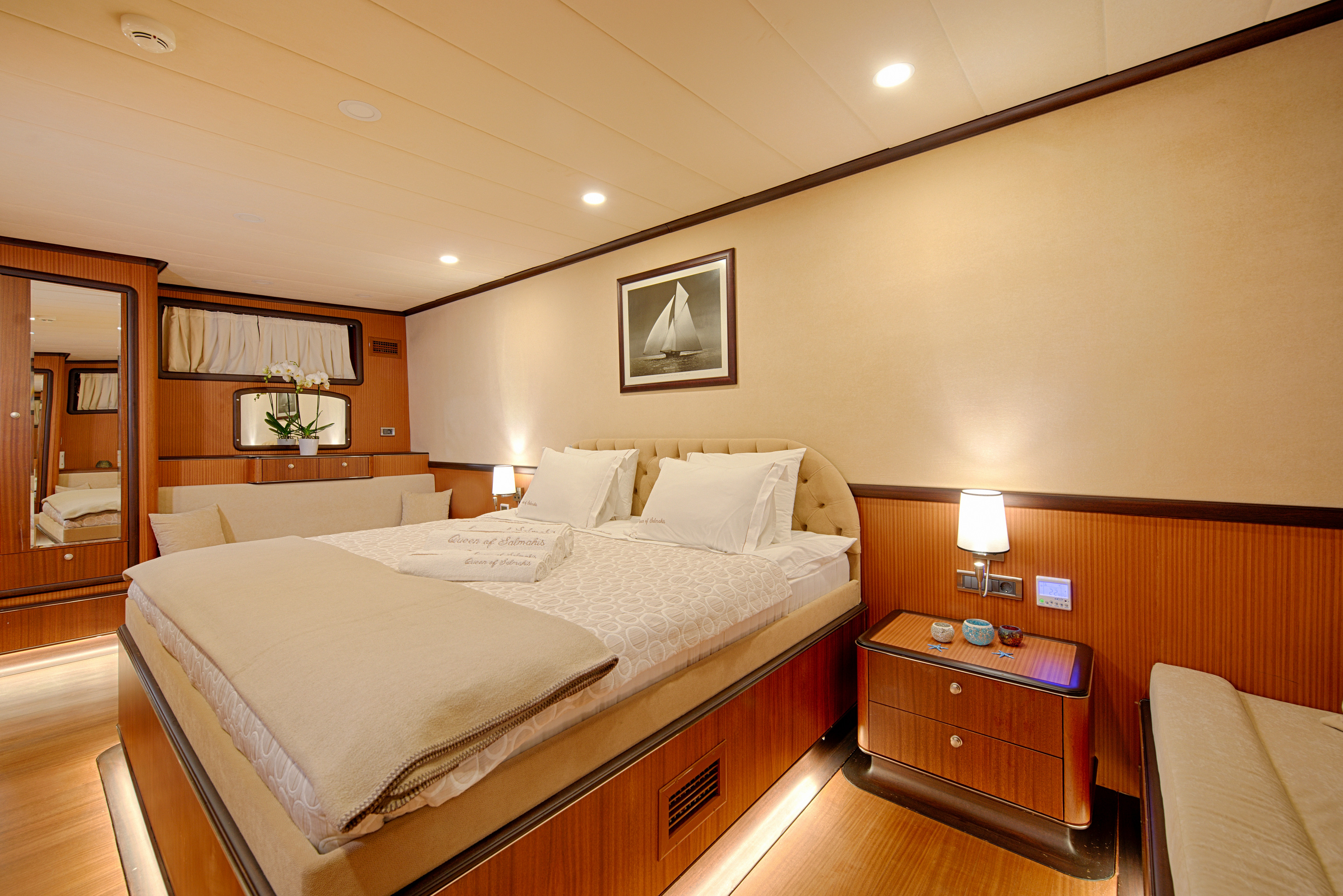 fore master beautiful interior.jpg
