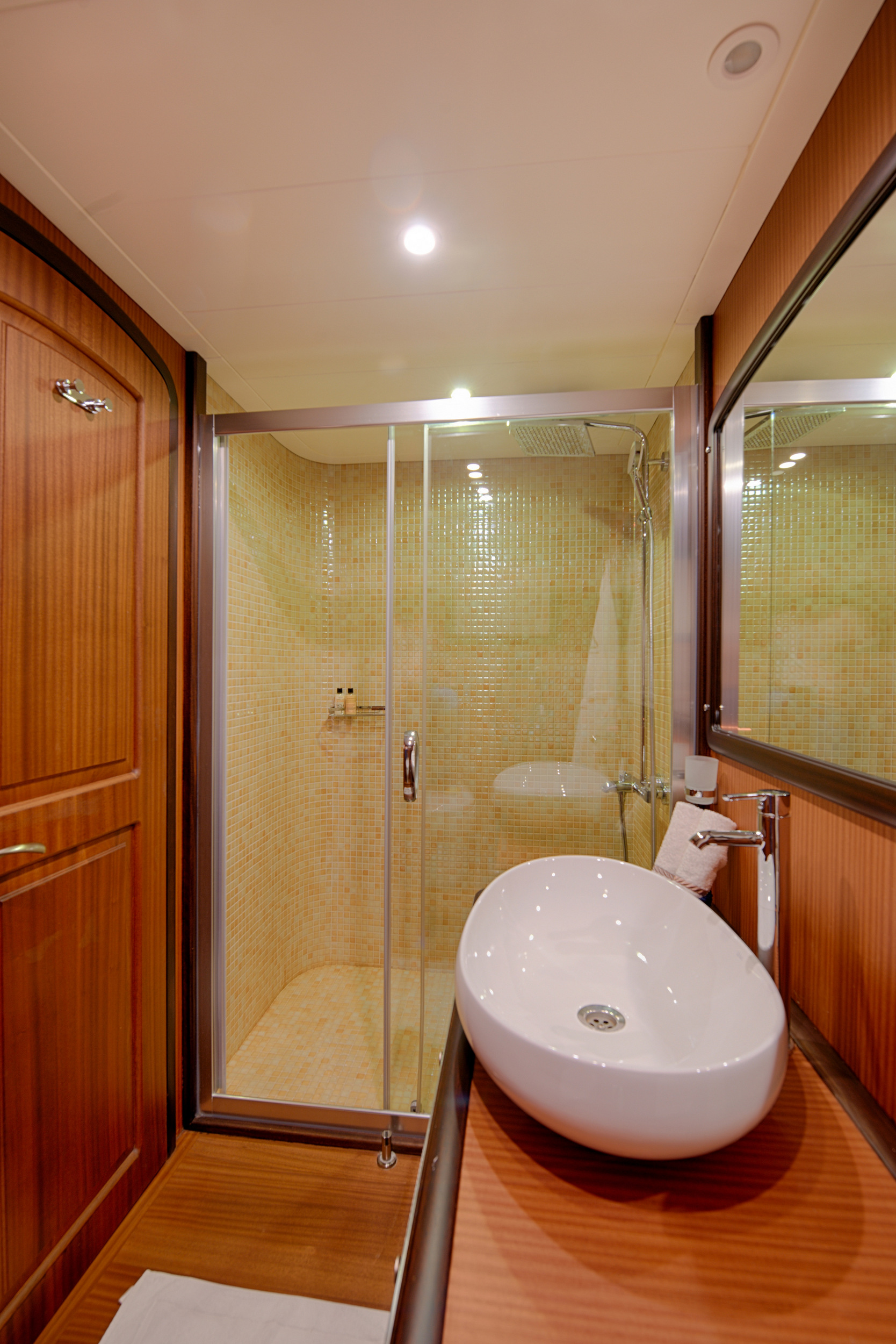 fore master ensuite bathroom .jpg