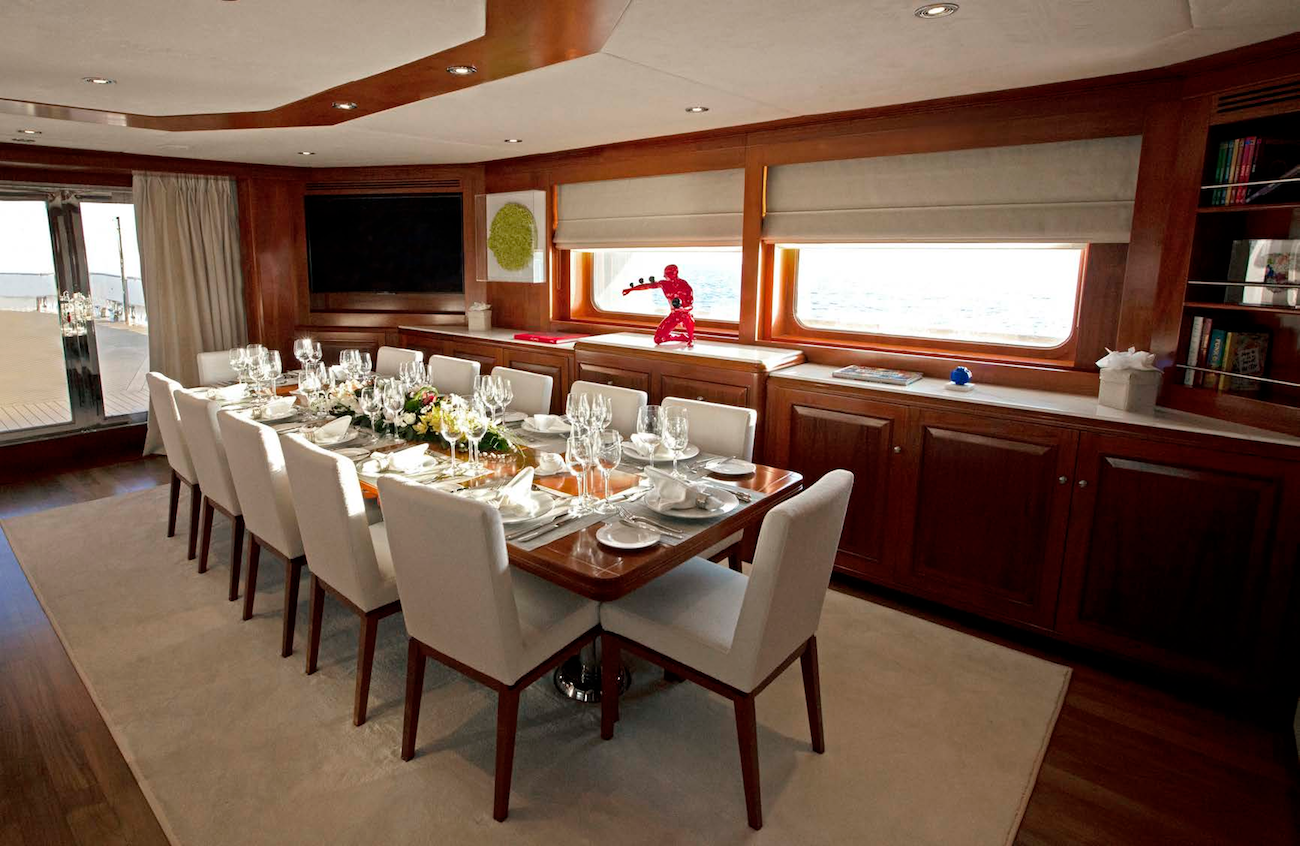 formal dining set up.png
