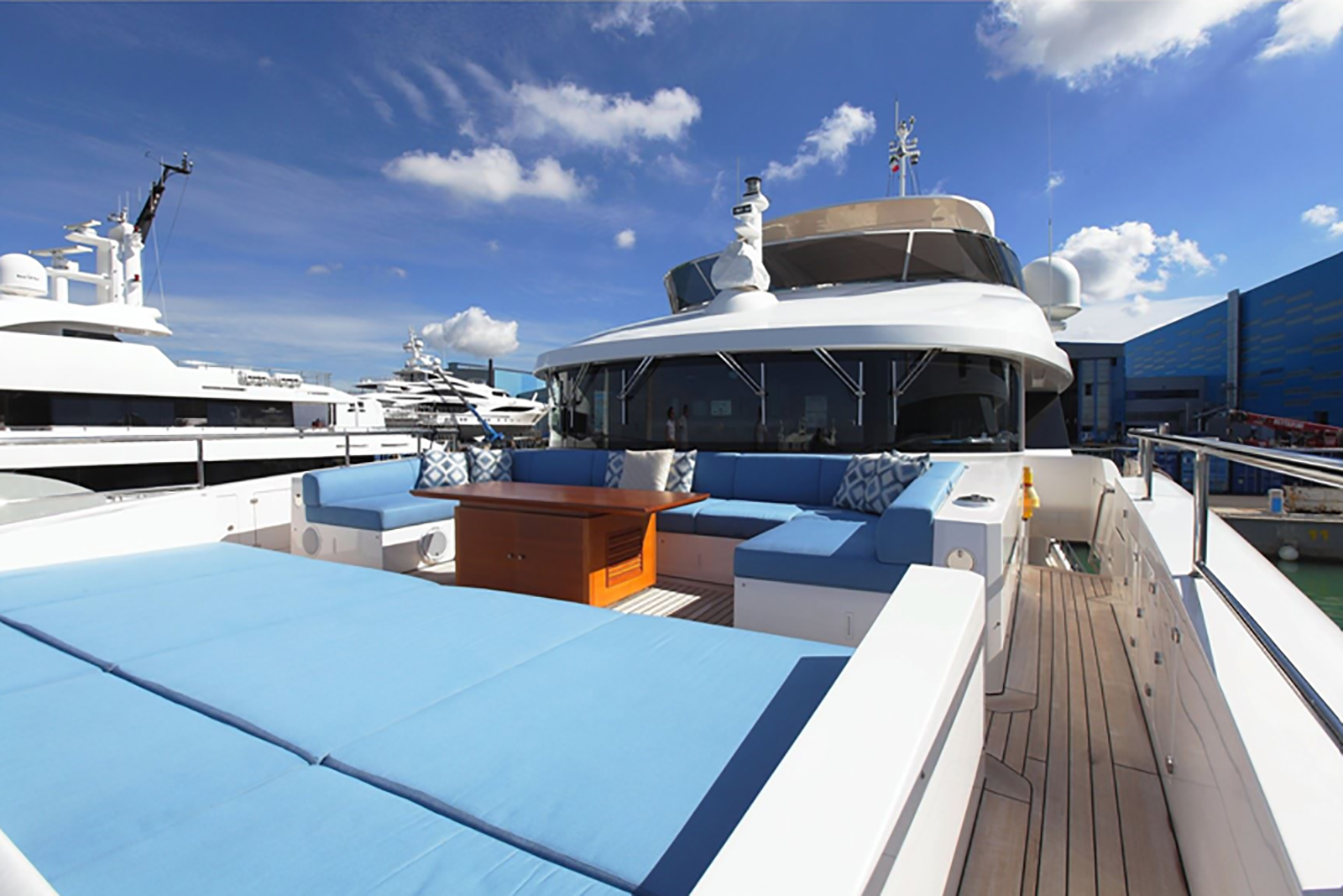 forward bridge deck sunbathing area ZAZOU.jpg