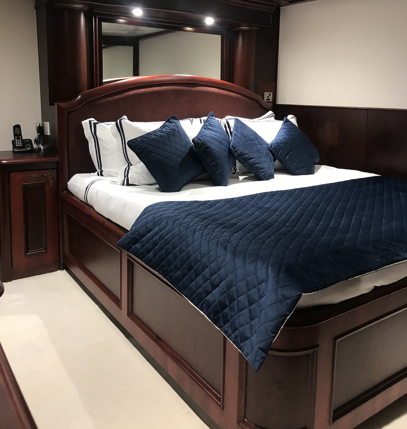 forward double cabin .jpg