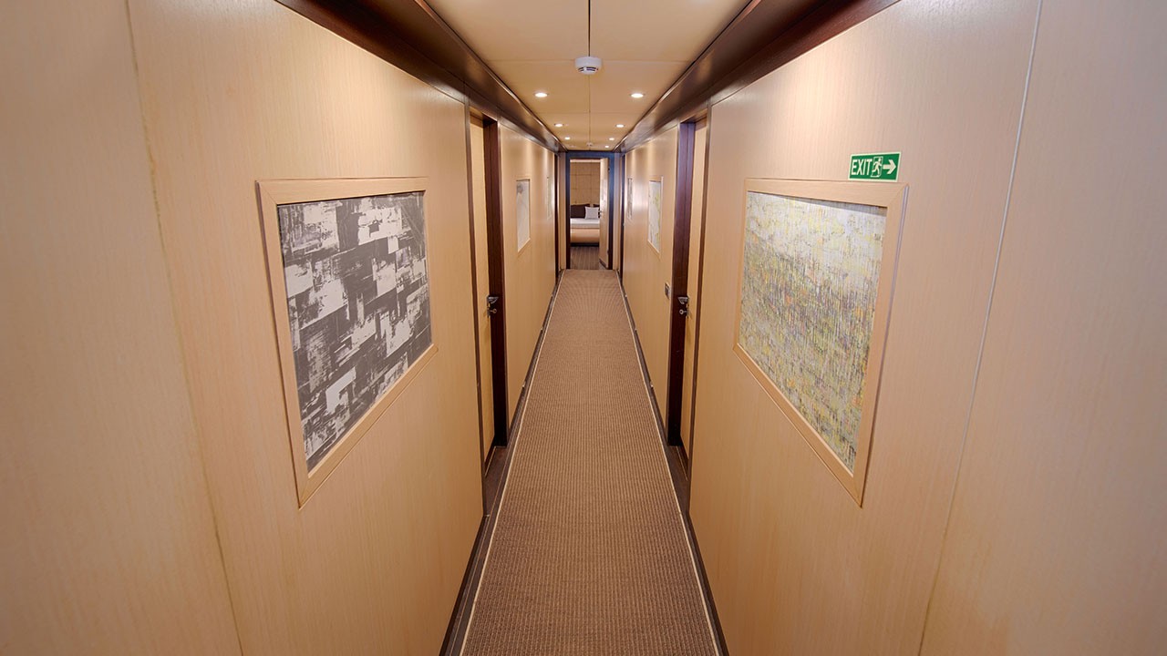 foyer to accommodation.jpg