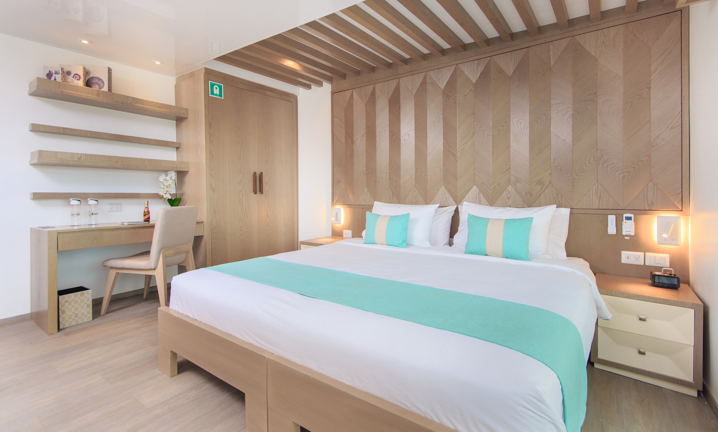 golden suite with double bed .jpg
