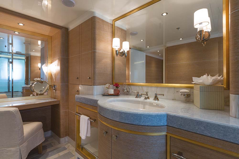 guest bath.jpg