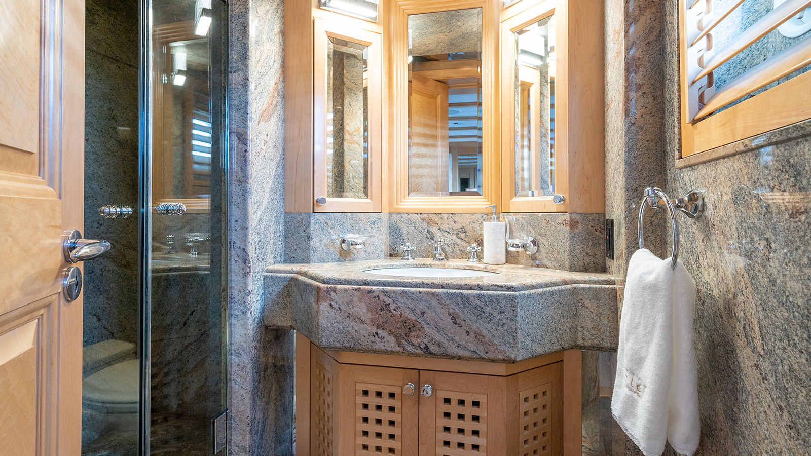 guest cabin  - below deck double - bathroom .jpg