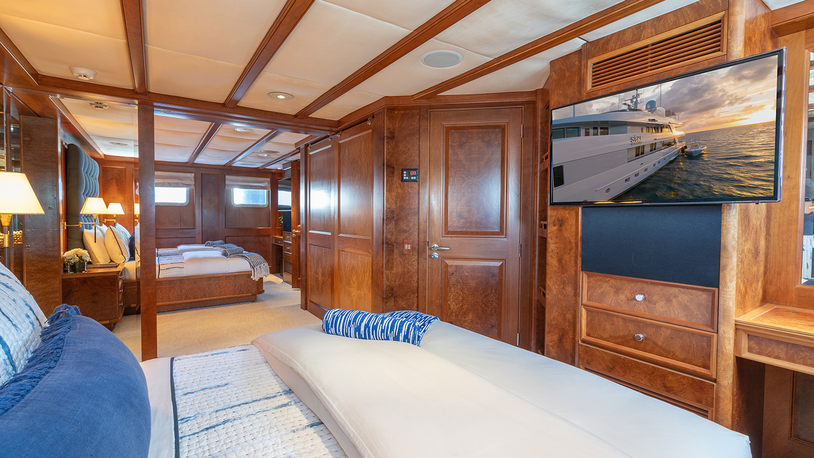guest cabin  - below deck in detail.jpg
