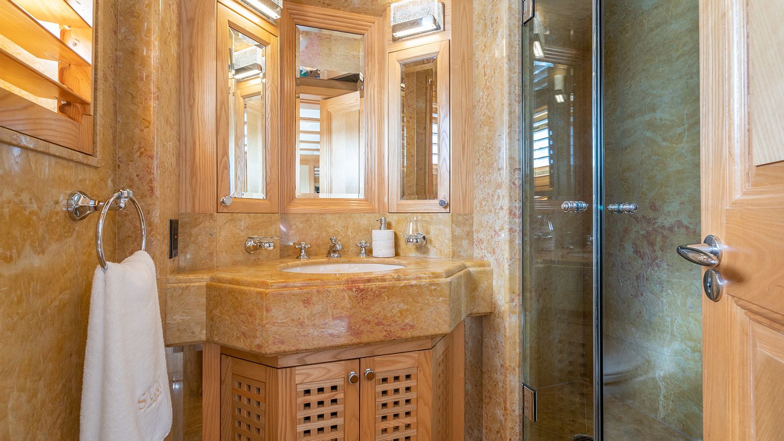 guest cabin  - below deck twin bathroom. .jpg