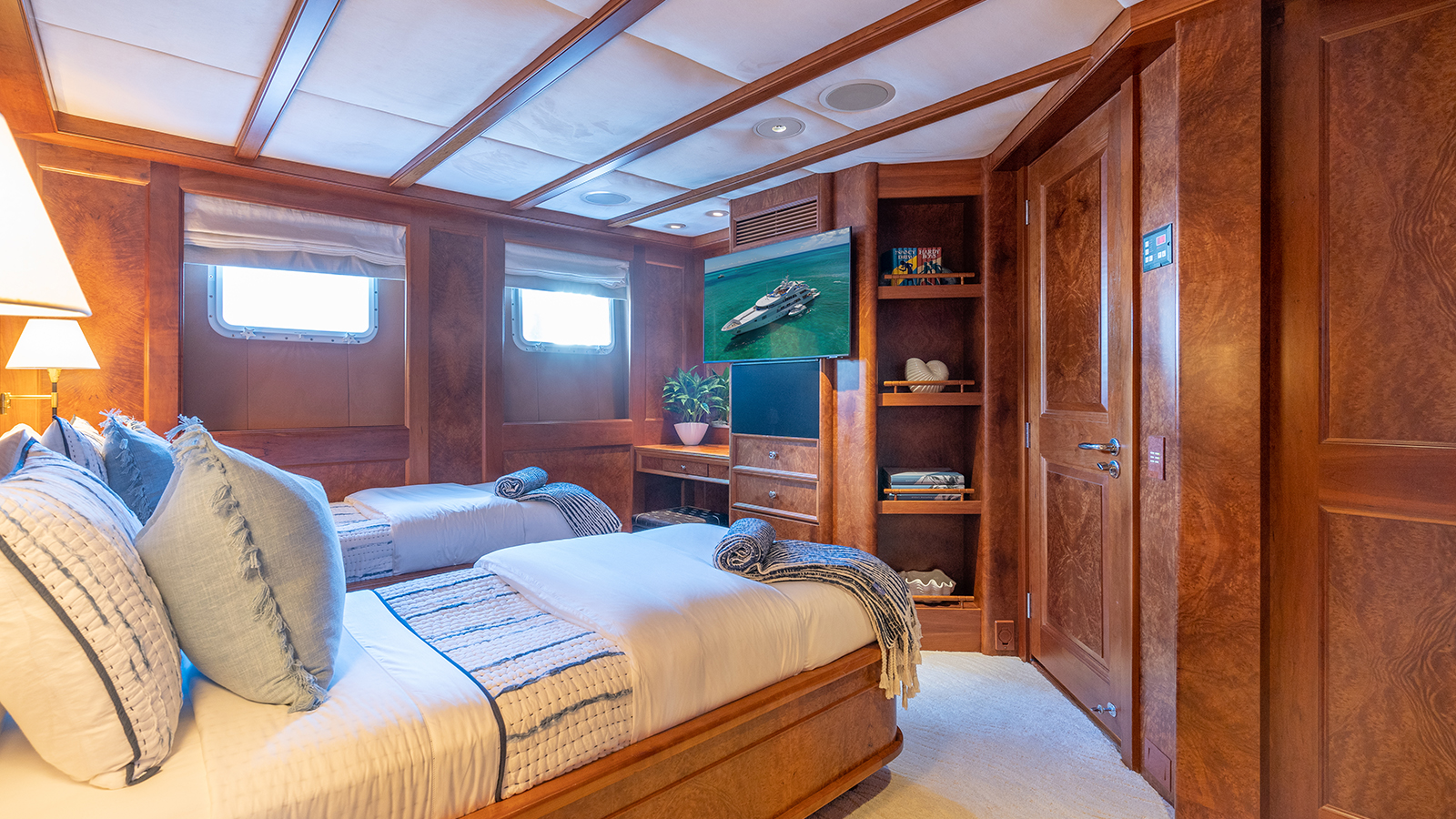 guest cabin  - below deck twin cabin.jpg