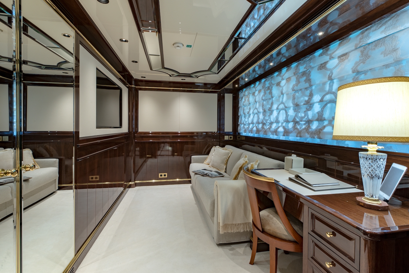 guest cabin - lower deck starboard.jpg