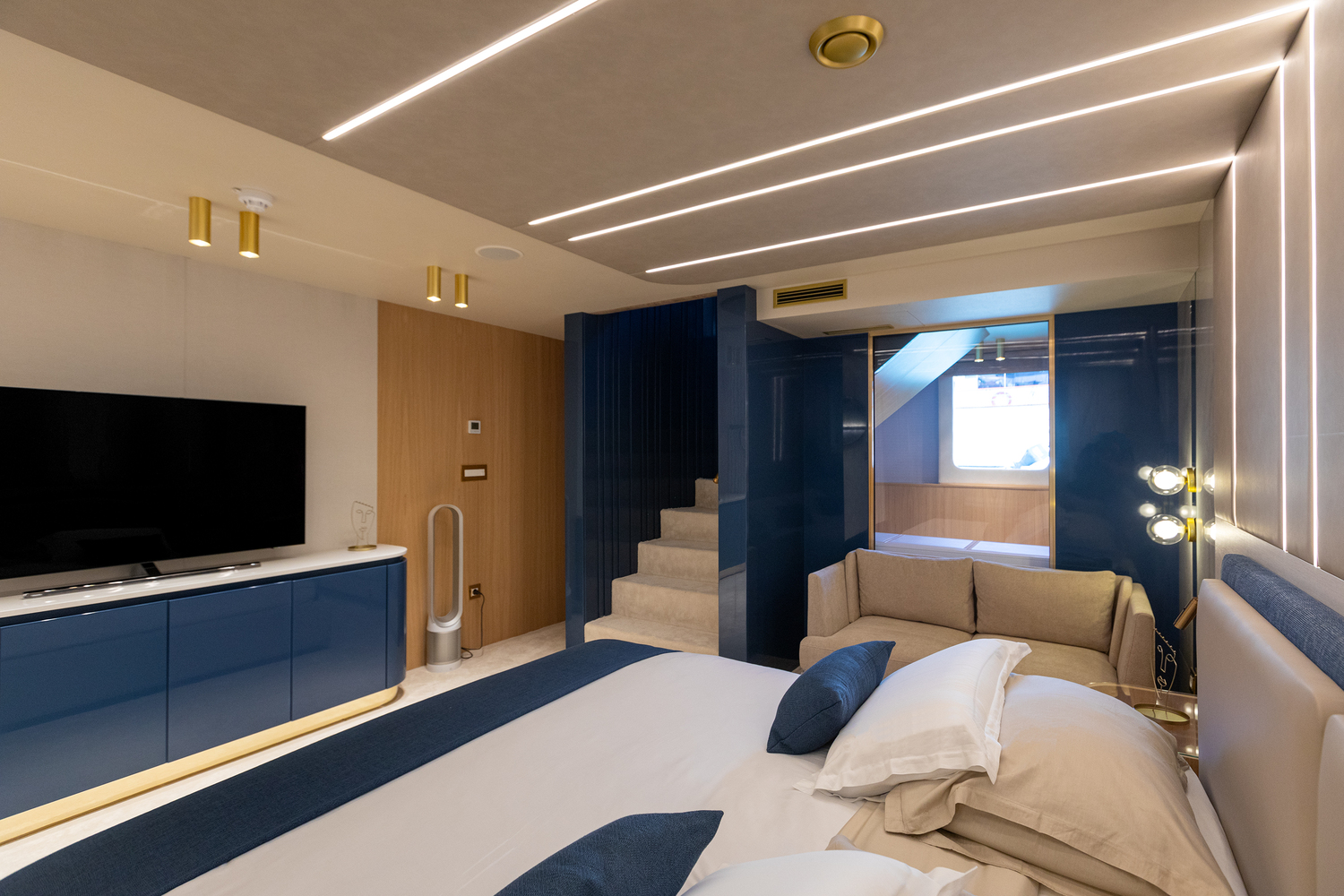 guest cabin 1 .jpg