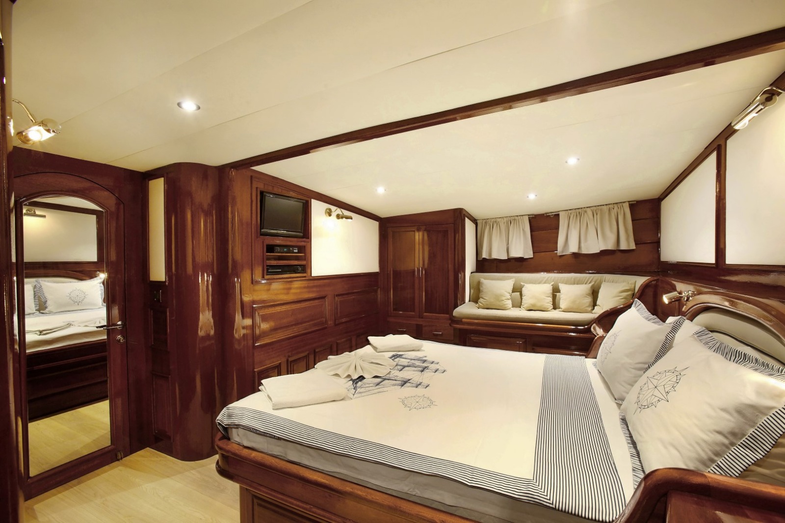 guest cabin double. .jpg