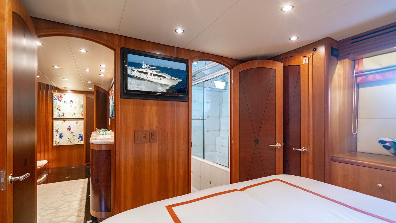 guest ensuite. .jpg