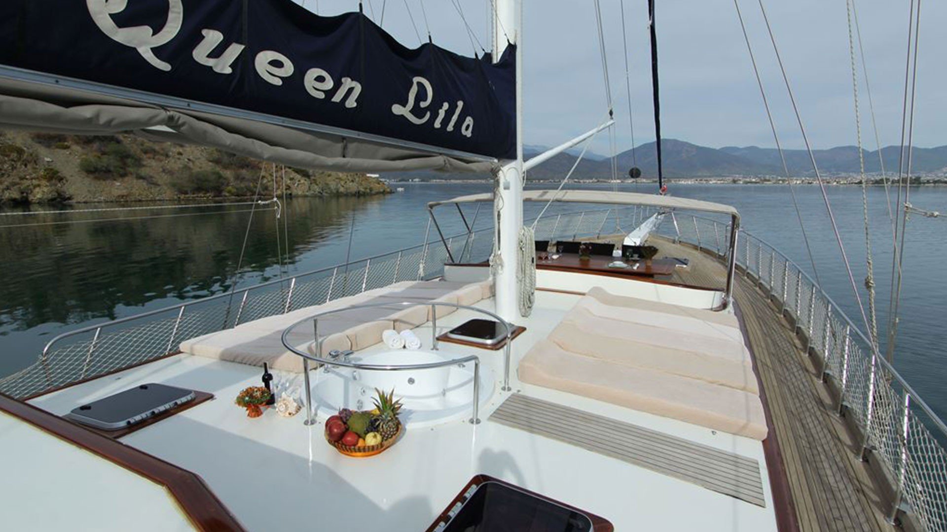 gulet-charter-queen-lila-3.jpg
