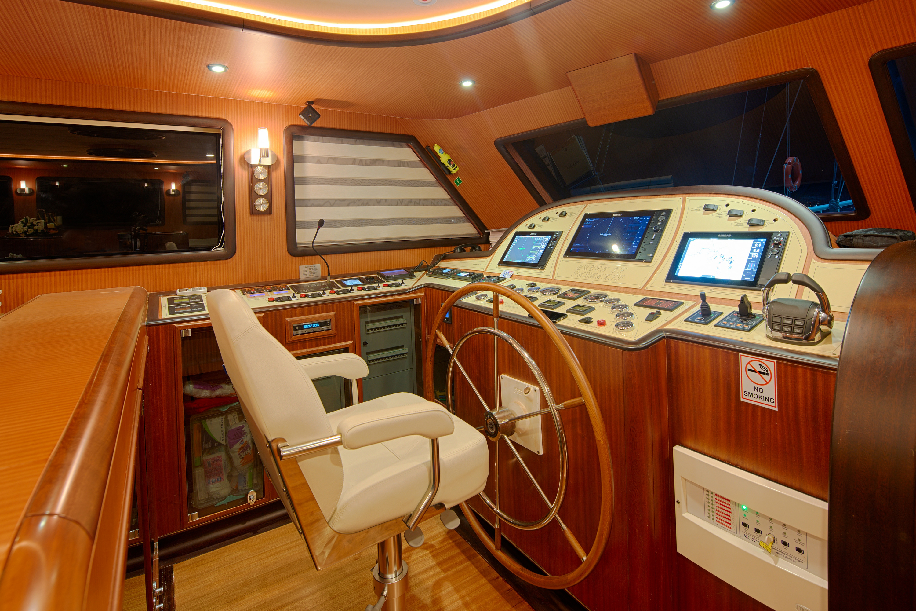 helm station - interior.jpg