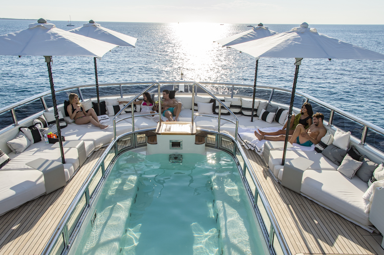 huge Jacuzzi pool.jpg
