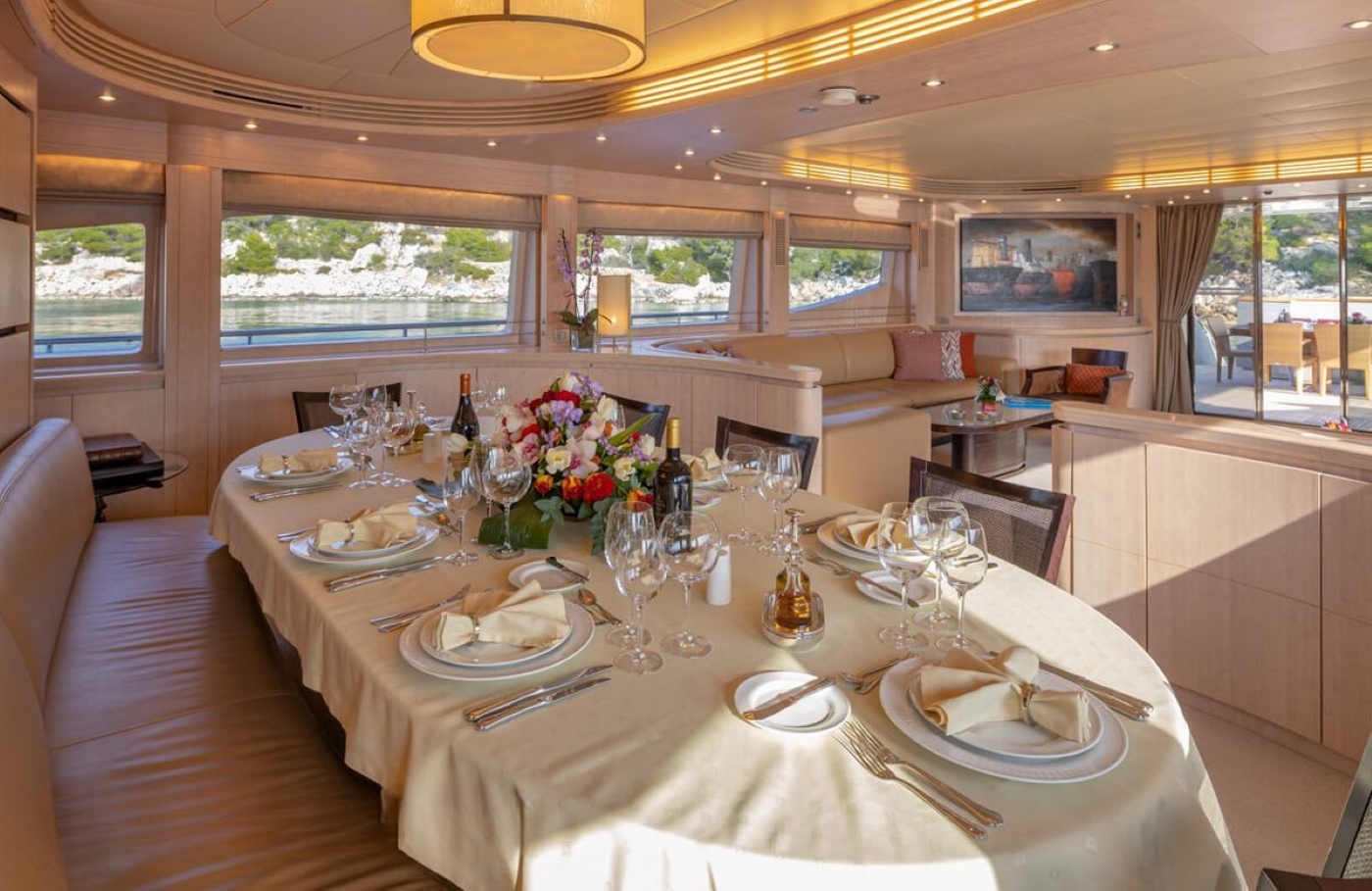 interior dining area 02.jpg