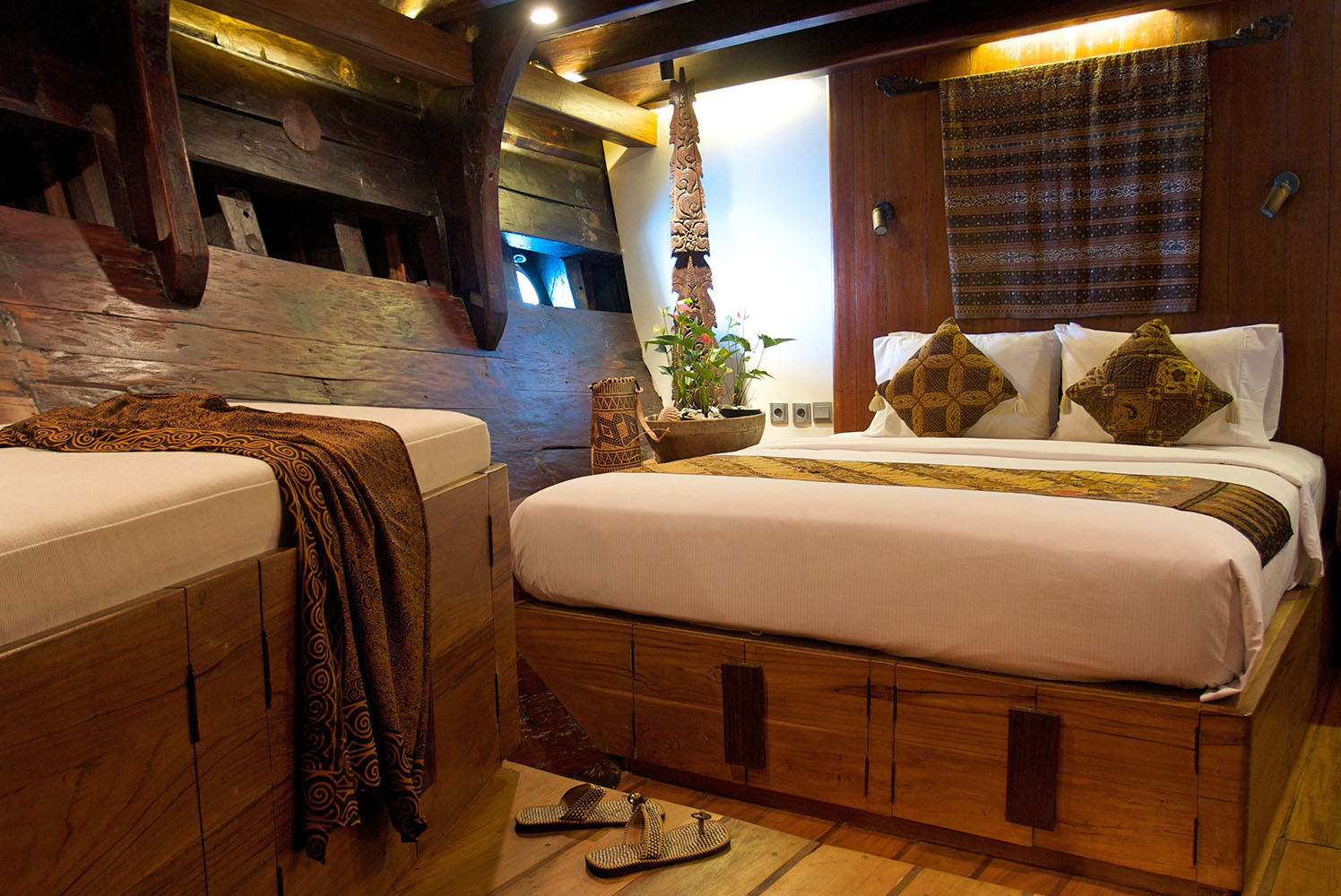 interior double cabin.jpg