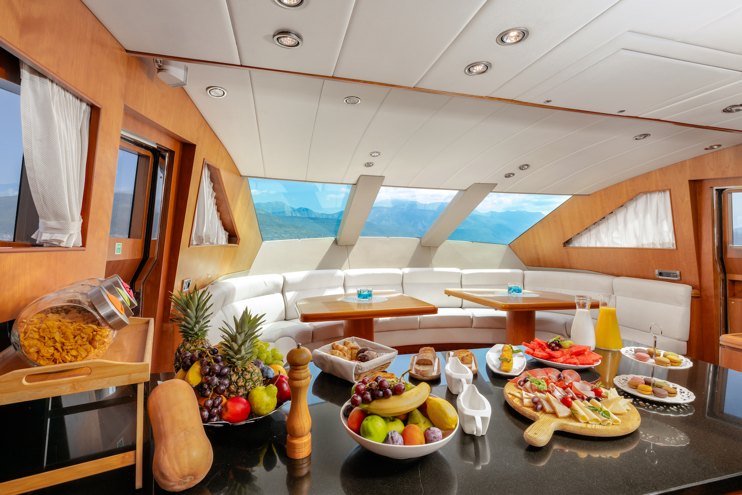 interior seating forward.jpg