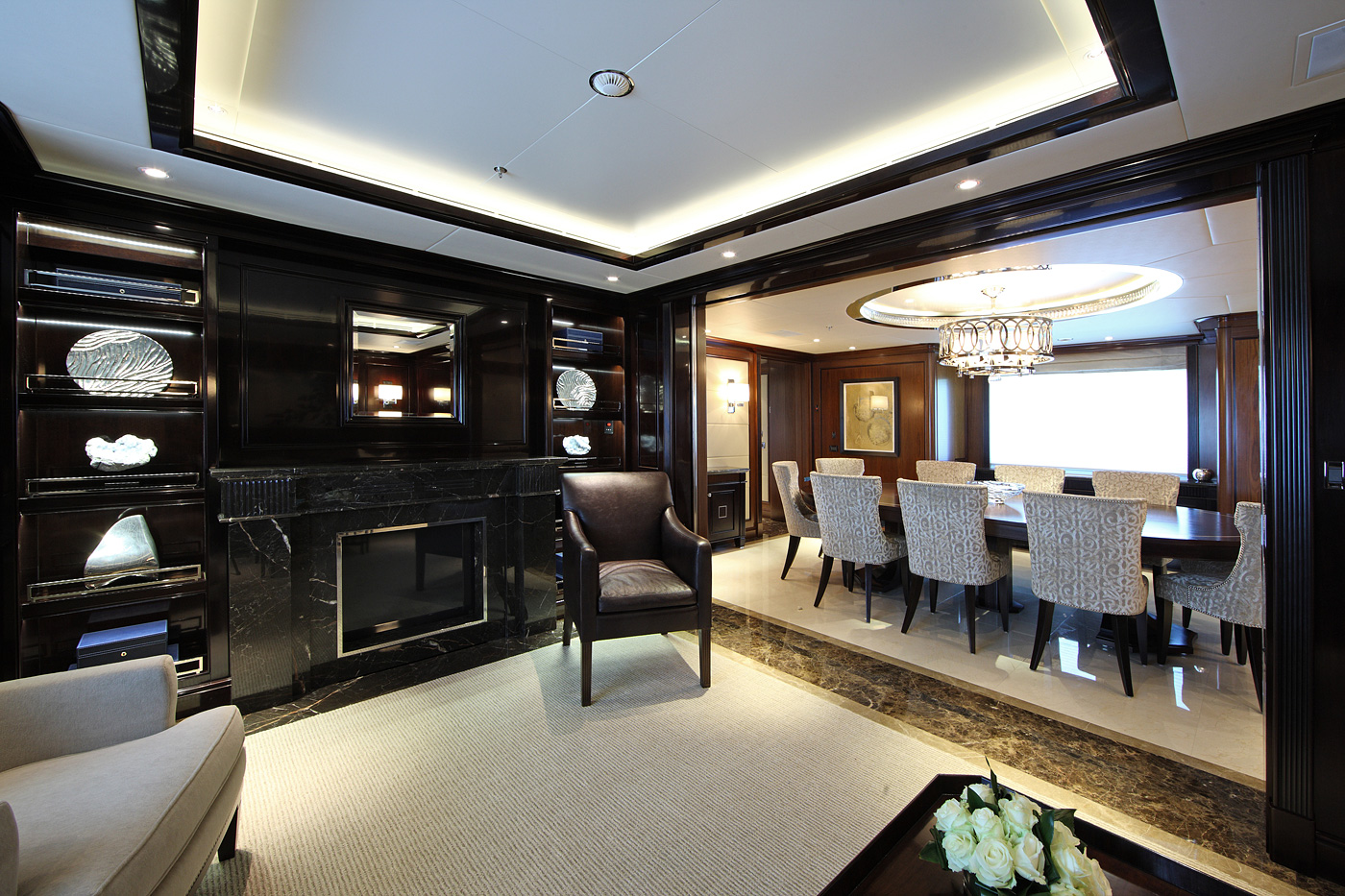 inviting saloon with dining area.jpg