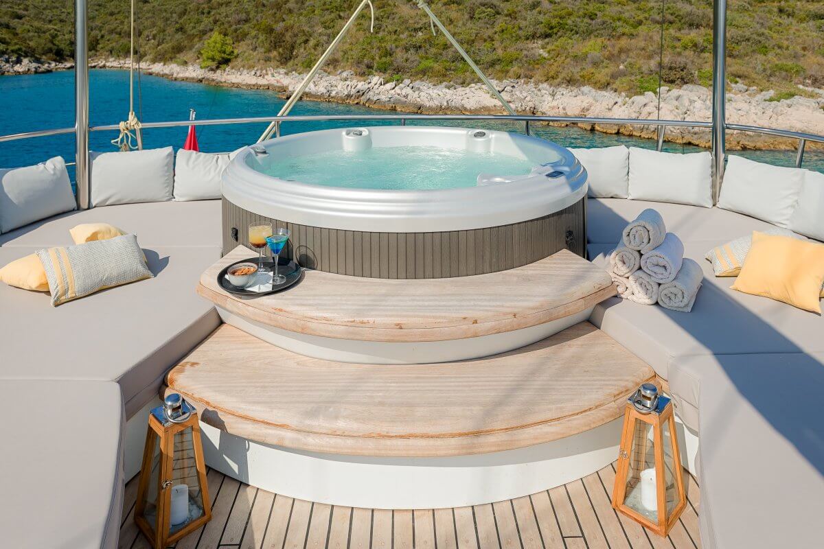 jacuzzi on deck.jpg