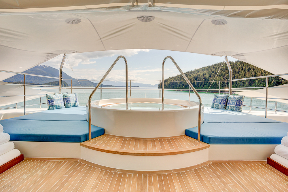 jacuzzi with magnificent views.jpg
