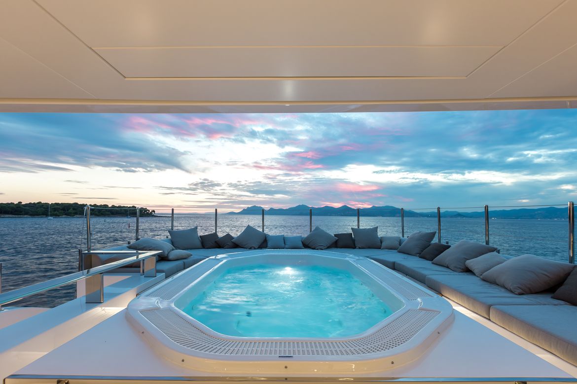 jacuzzi.jpg