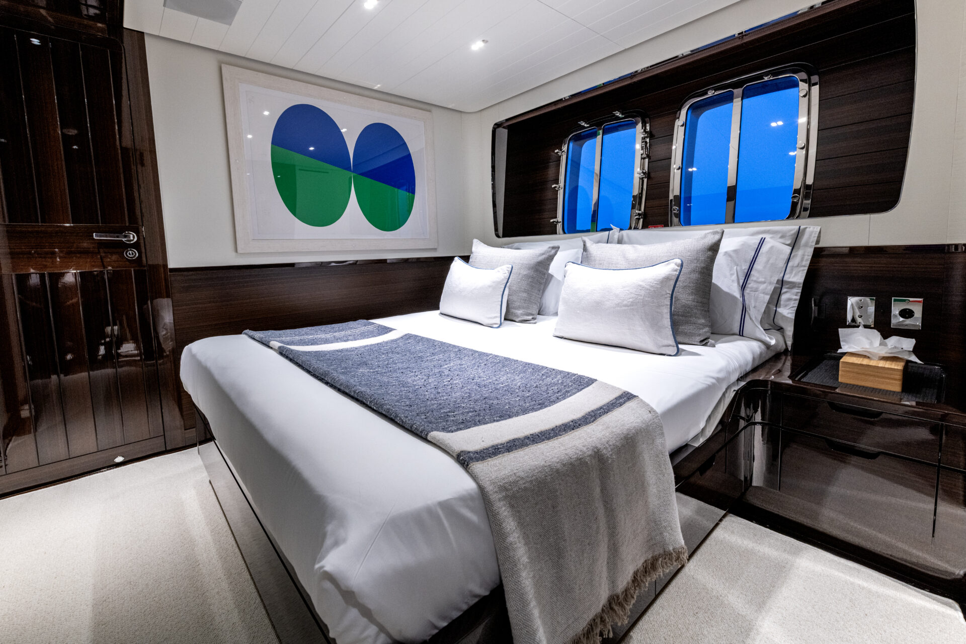 luxury double cabin for guests .jpg