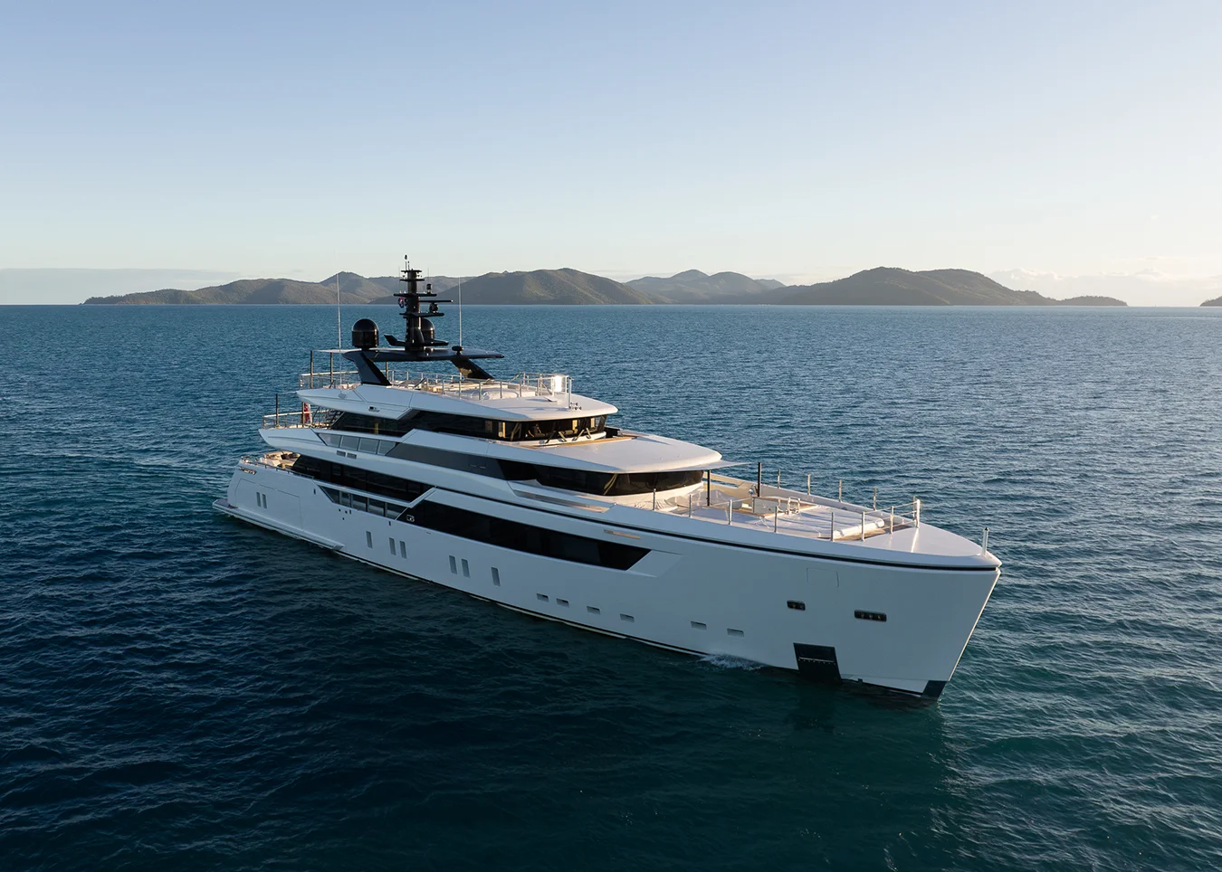 luxury yacht AIX.png