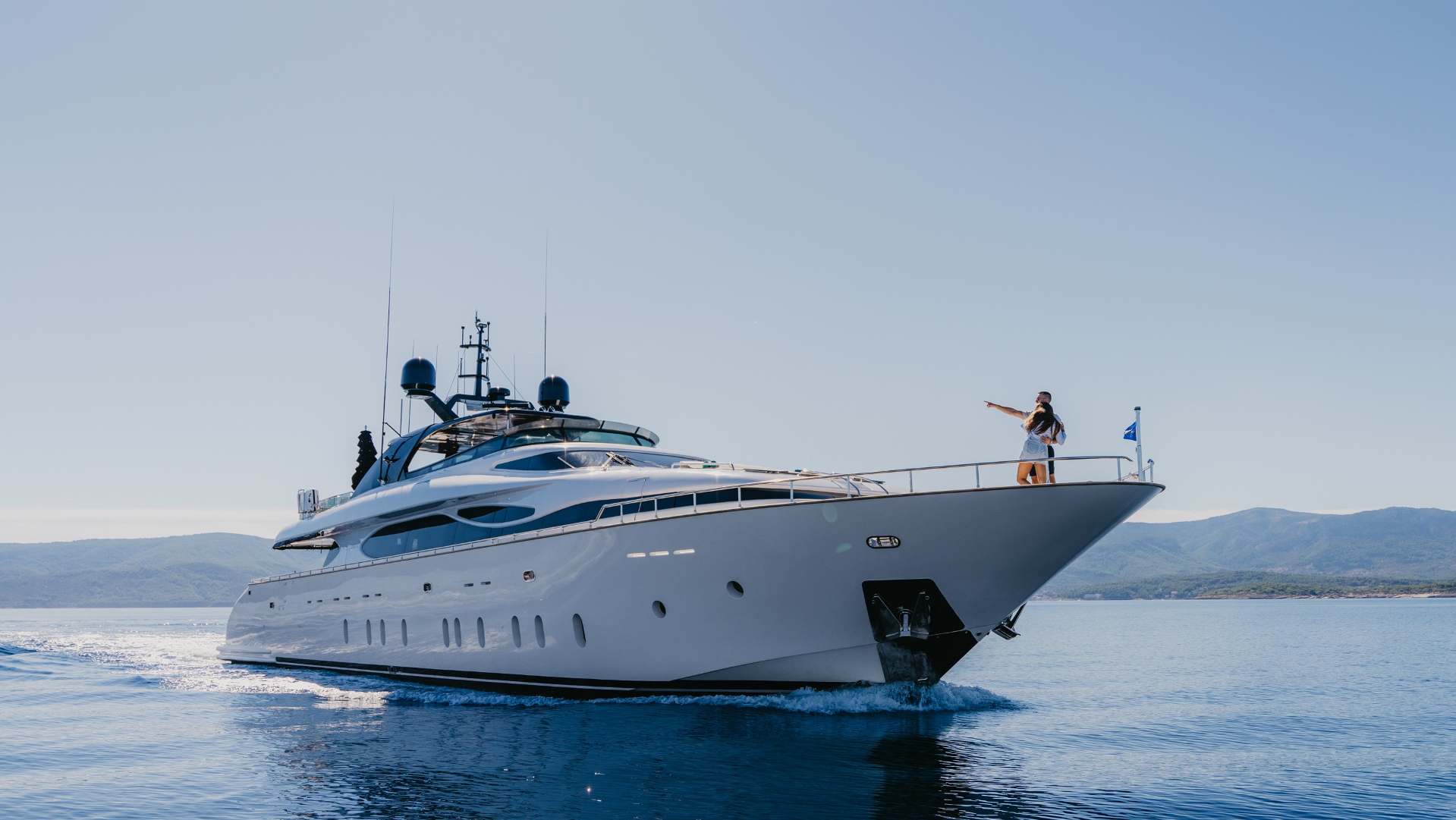 luxury yacht CYNTHIA.jpg