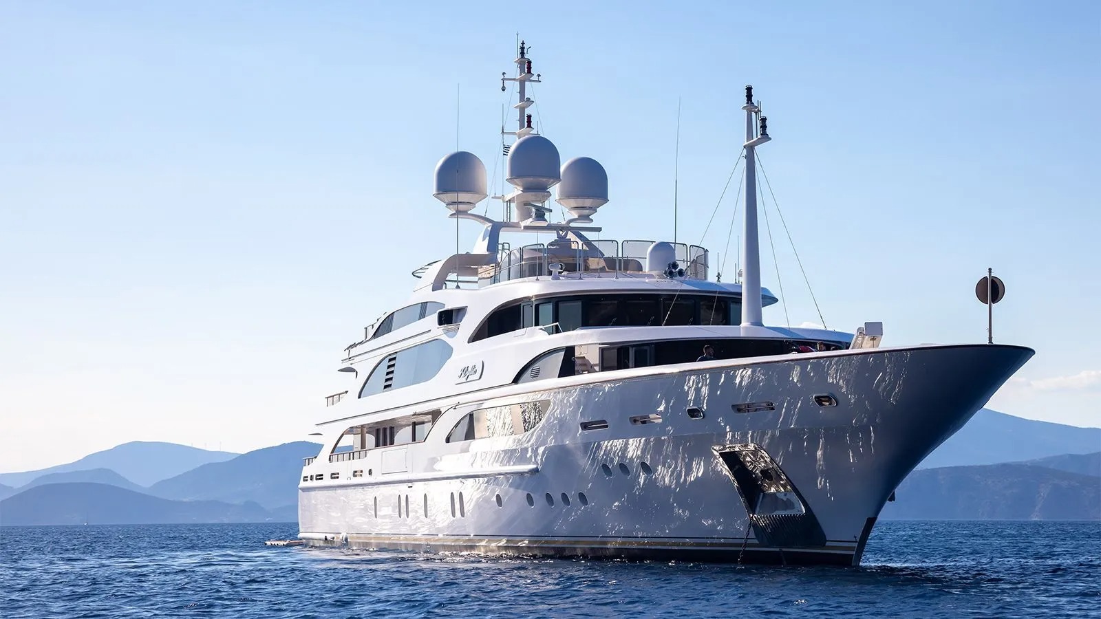 luxury yacht IDYLLIC.jpg