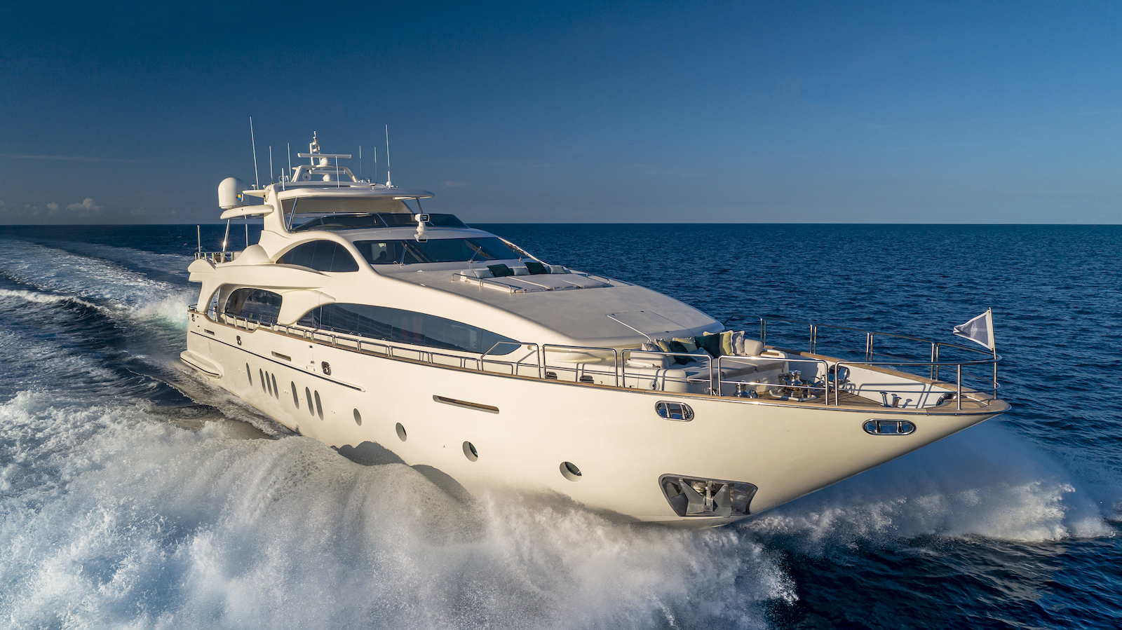 luxury yacht SWEET EMOCEAN.jpg
