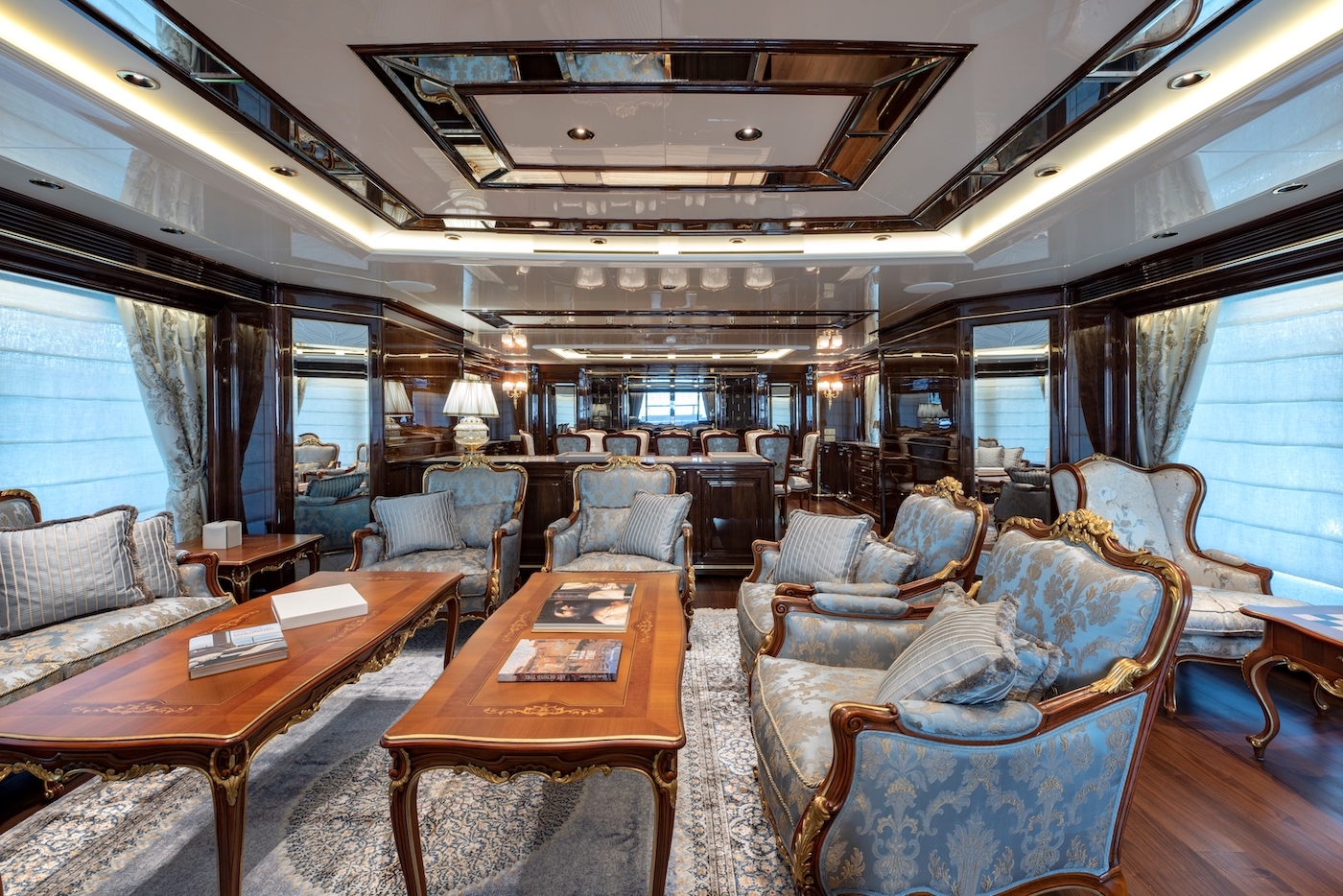 main deck - saloon .jpg