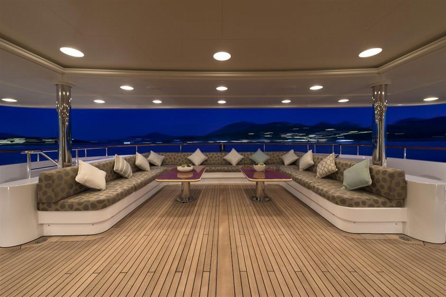 main deck aft with large sofa .jpg