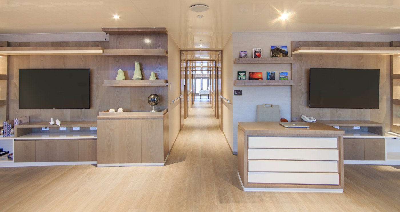 main deck briefing area. .jpg