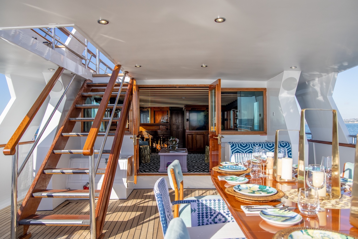 main deck dining  © Ann Orman Photography.jpg