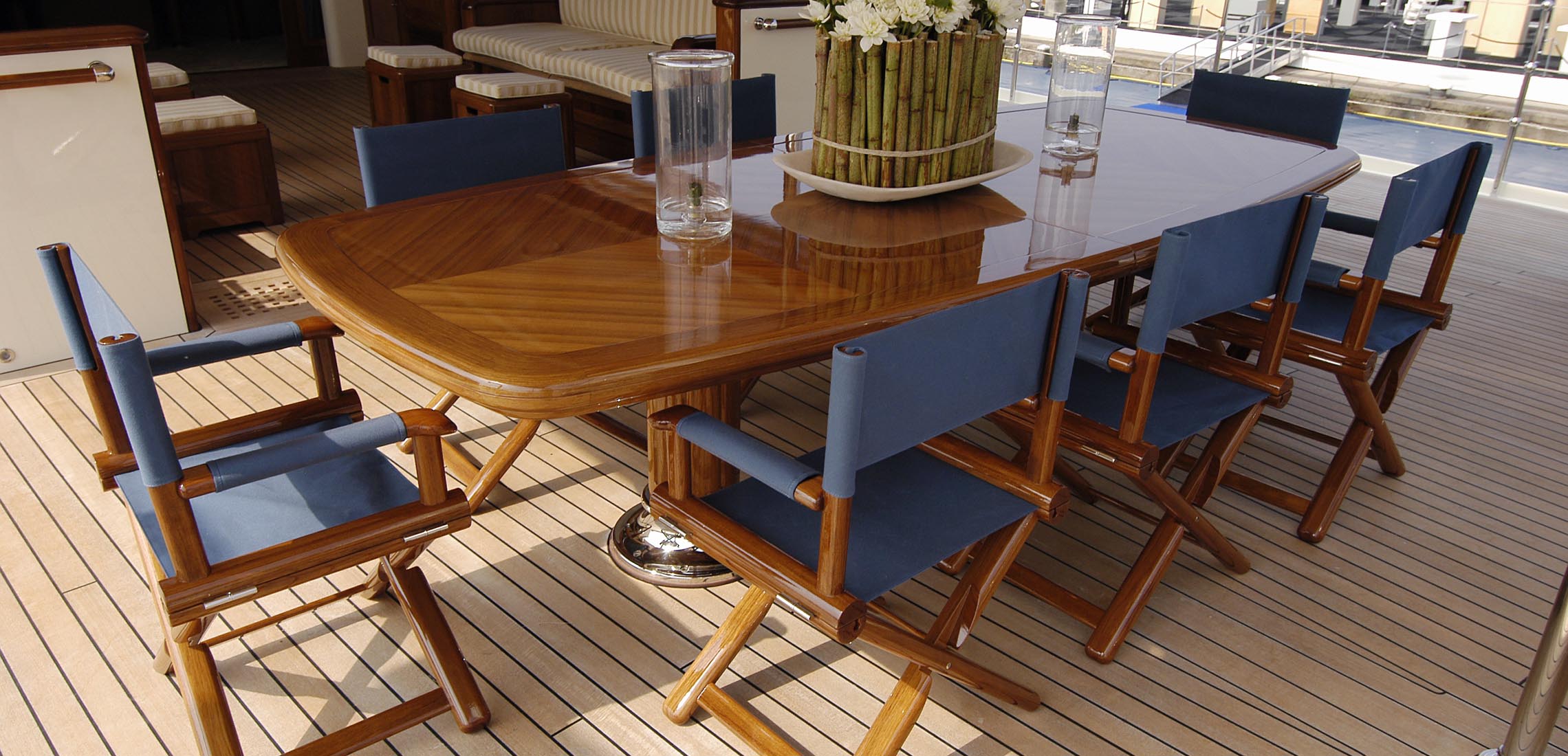 main deck setee and dining area.jpg
