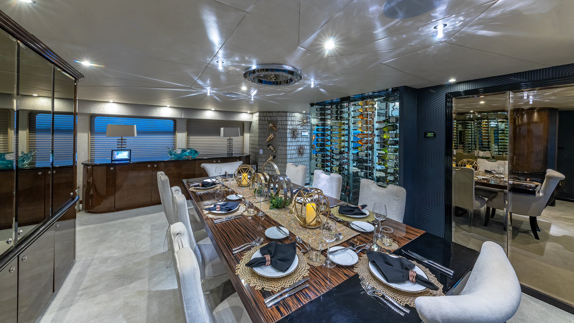 main saloon - formal dining area .jpg