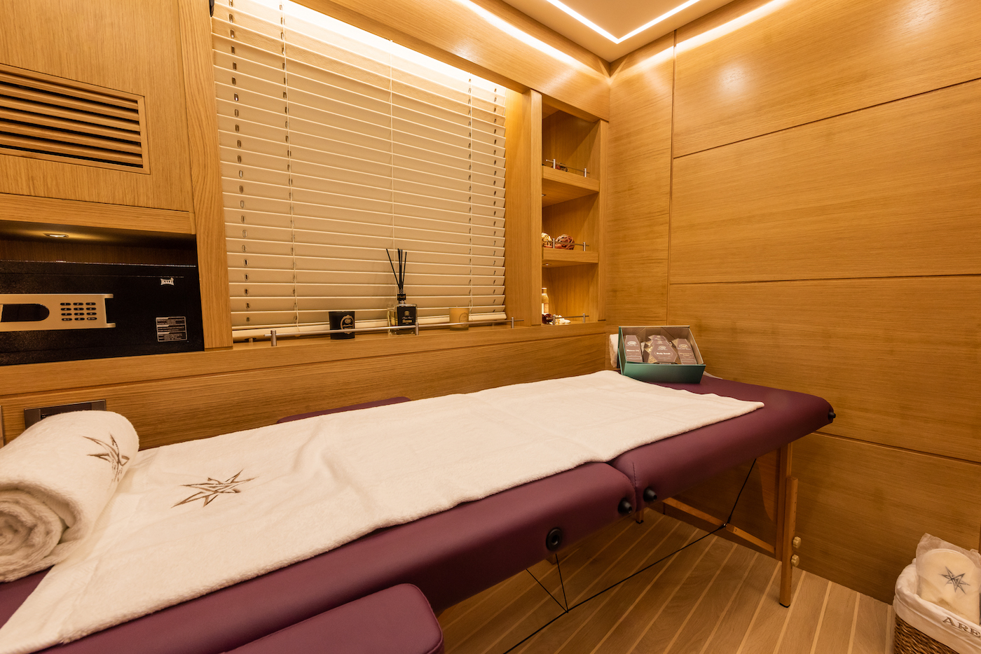 massage room .jpg