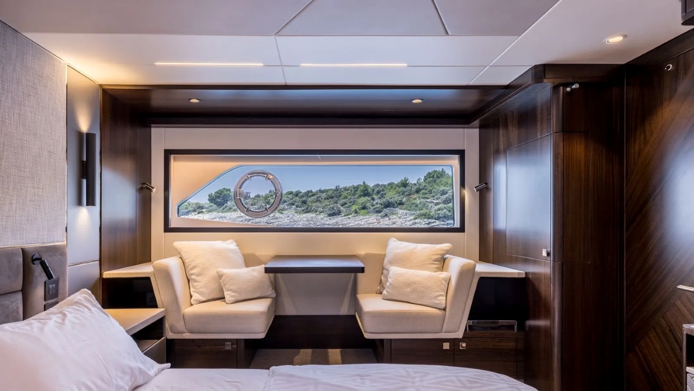 master Stateroom 01.jpg